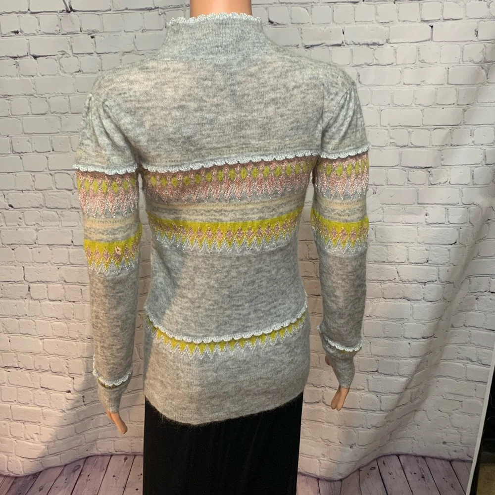 BCBG maxazria Grey and colorful cozy christmas sweater size XXS NWT